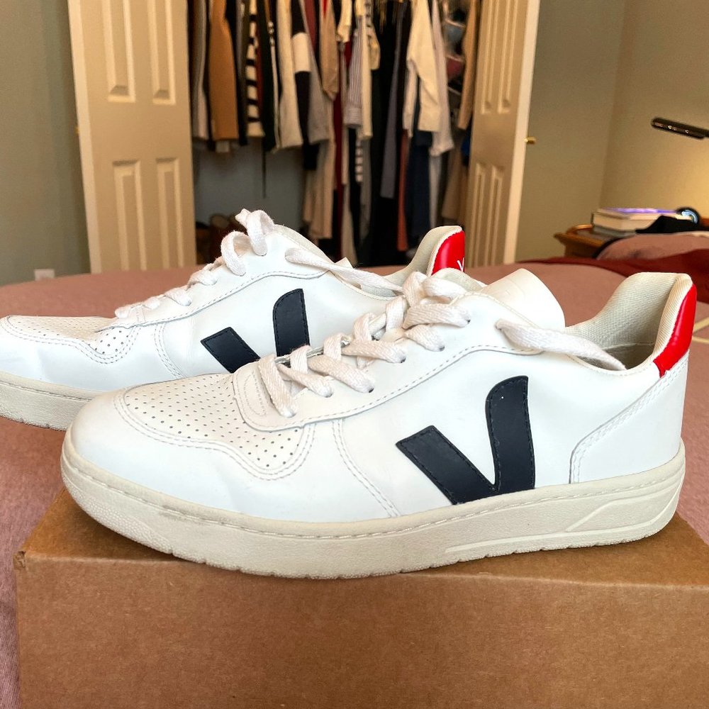 Veja™ V-10 Sneakers in Colorblock